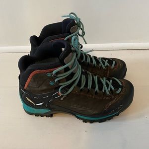 Salewa Mountain Trainer Mid GTX hiking boot